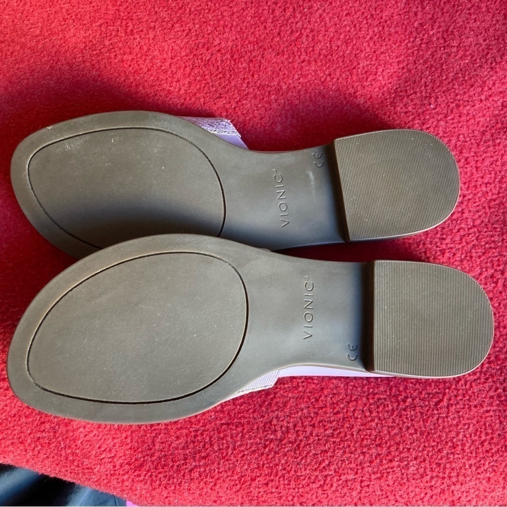 VIONIC Sz 8 Demi Embossed Snake Print Slide On Lavender Colour Way Slides  Mules - Picture 12 of 12